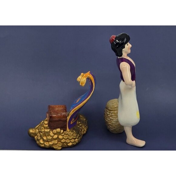 Disney Aladdin Schmid Ceramic Figurine With Magic Carpet & Treasure Scene Collec - Picture 3 of 7